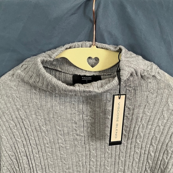 Tahari: Cable Knit Gray Sweater- Soft- BoxyL - Picture 9 of 15